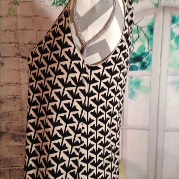 Lovely Black and White Max Studio Dress - Picture 5 of 12